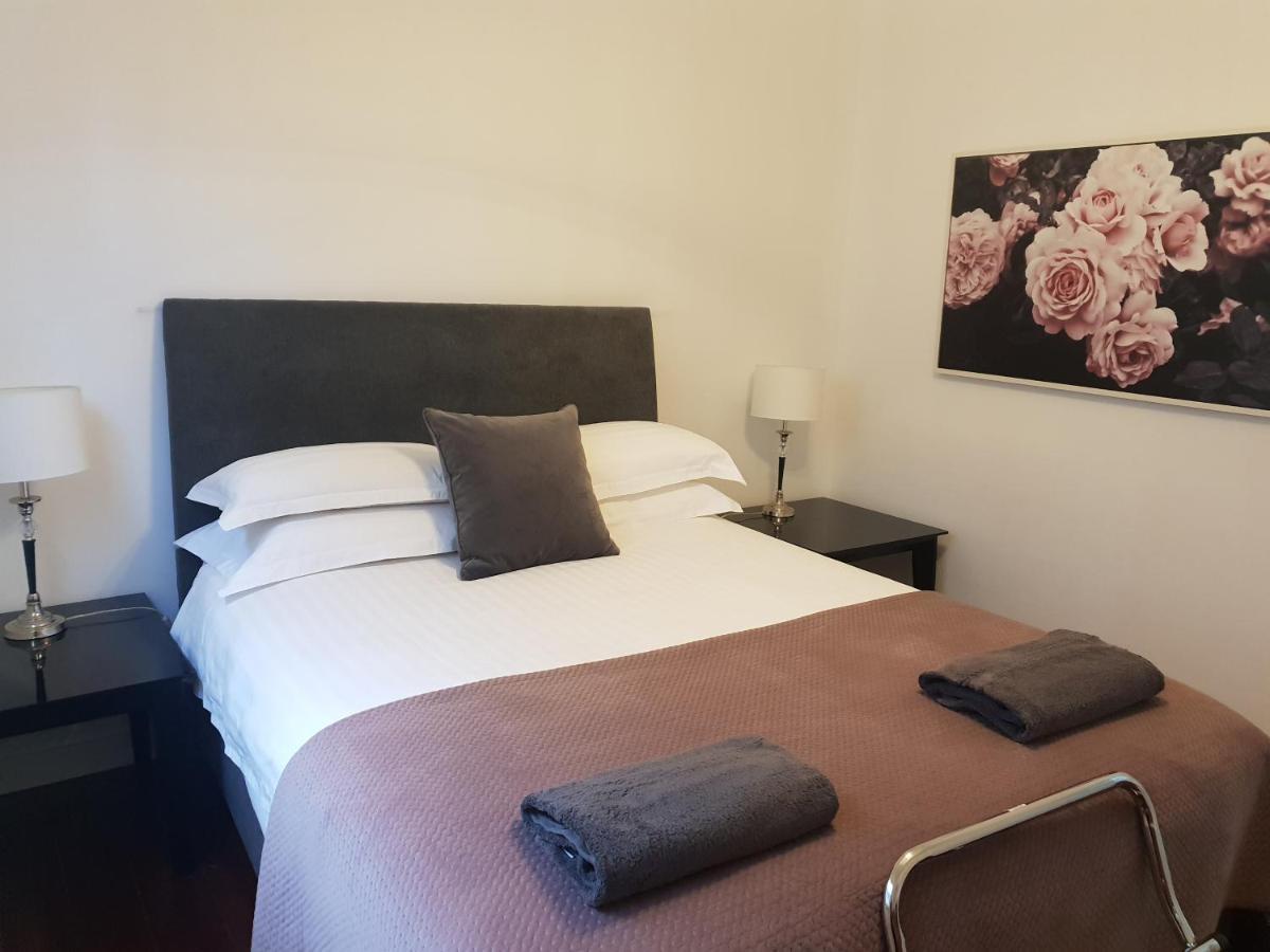 Leisurely Manor - Spacious Three Bedroom Home In Fremantle Bagian luar foto